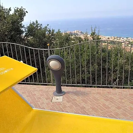 La Cometa מלון 3*